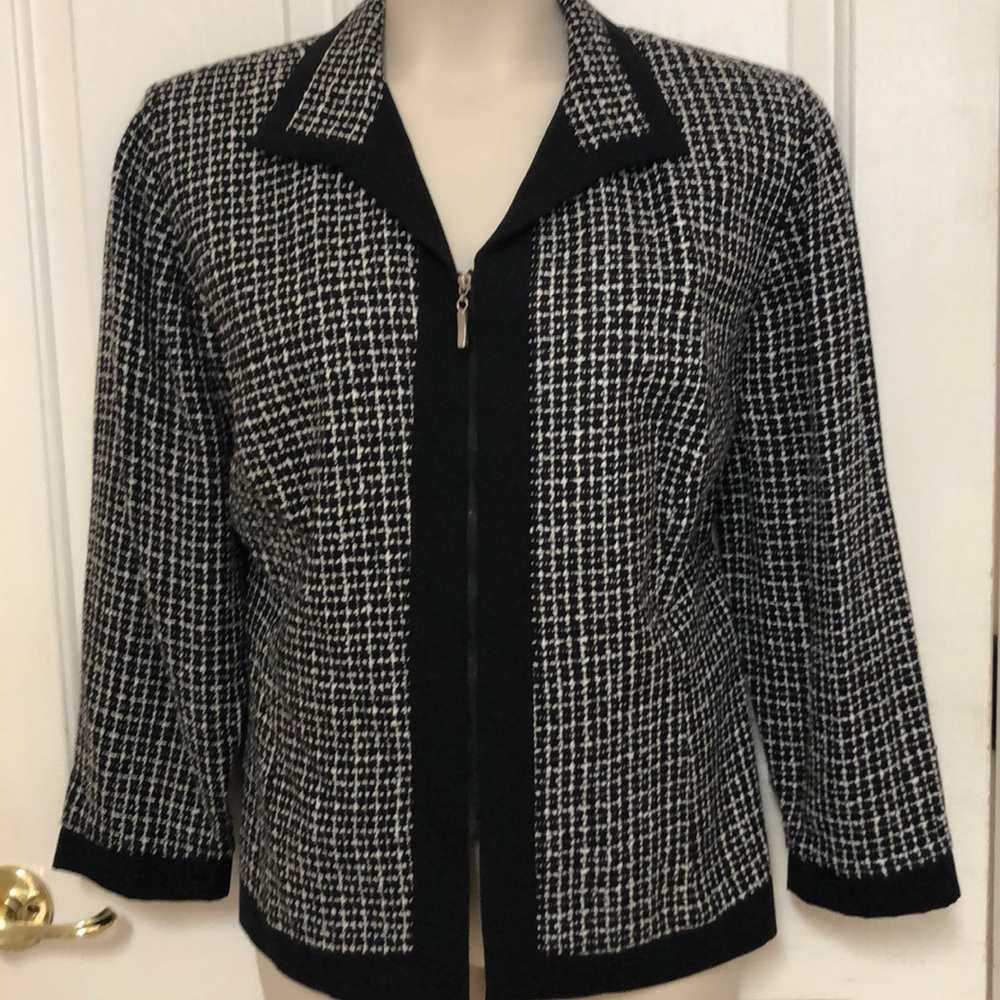 Black and White Zipper Blazer Size 18W